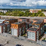 Lägenhet Laadukas Kalustettu Yksioe Logomolla 1-2hloe