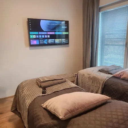 Laadukas Kalustettu Yksioe Logomolla 1-2hloe Apartment