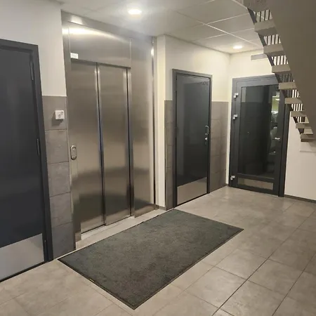 Laadukas Kalustettu Yksioe Logomolla 1-2hloe